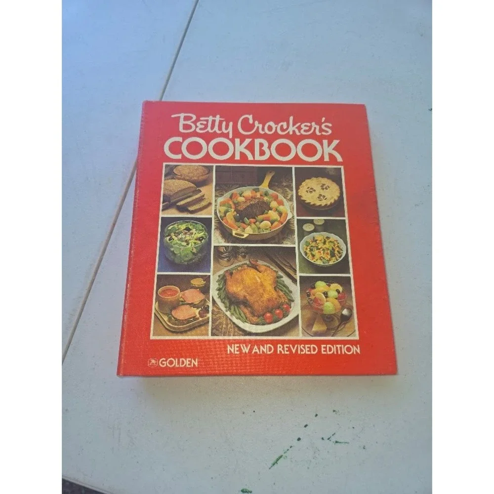 Betty Crocker's Cookbook New and Revised Edition Golden Press 1978 Ring Binder